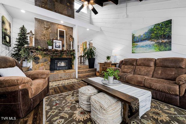 487 Lakeshore Road, Bluff City, TN 37618