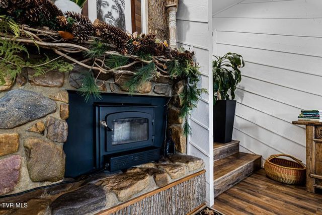 487 Lakeshore Road, Bluff City, TN 37618