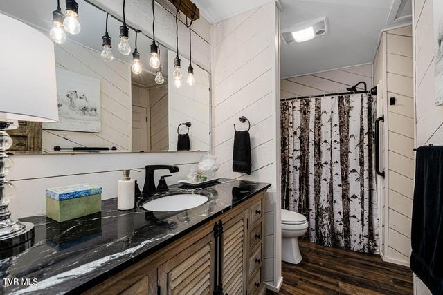 487 Lakeshore Road, Bluff City, TN 37618