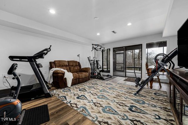 487 Lakeshore Road, Bluff City, TN 37618