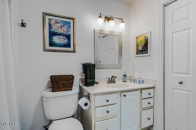 487 Lakeshore Road, Bluff City, TN 37618