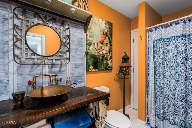 487 Lakeshore Road, Bluff City, TN 37618