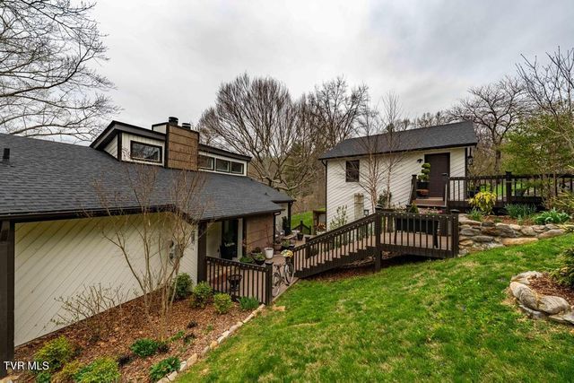 487 Lakeshore Road, Bluff City, TN 37618