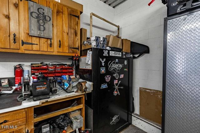 487 Lakeshore Road, Bluff City, TN 37618