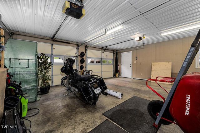 487 Lakeshore Road, Bluff City, TN 37618