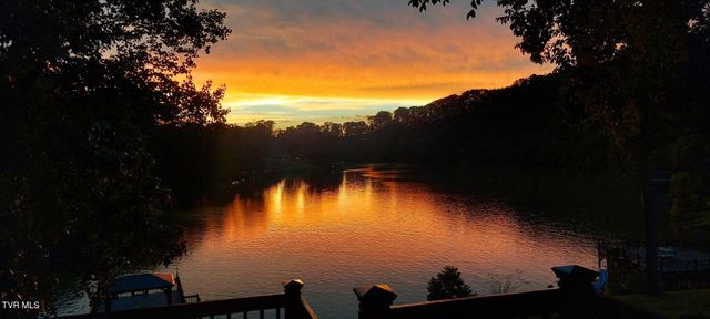 487 Lakeshore Road, Bluff City, TN 37618
