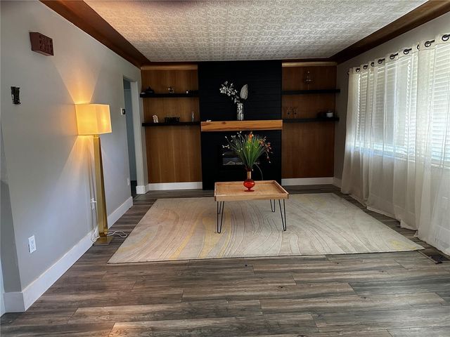 925 E 10TH AVENUE, Mount Dora, FL 32757
