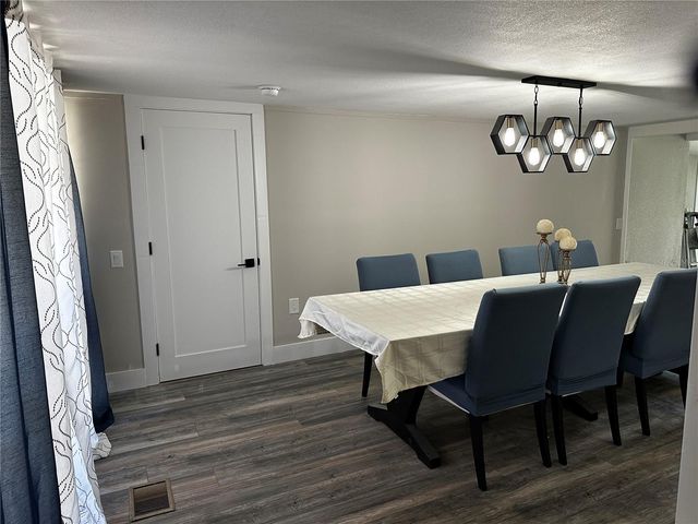 925 E 10TH AVENUE, Mount Dora, FL 32757
