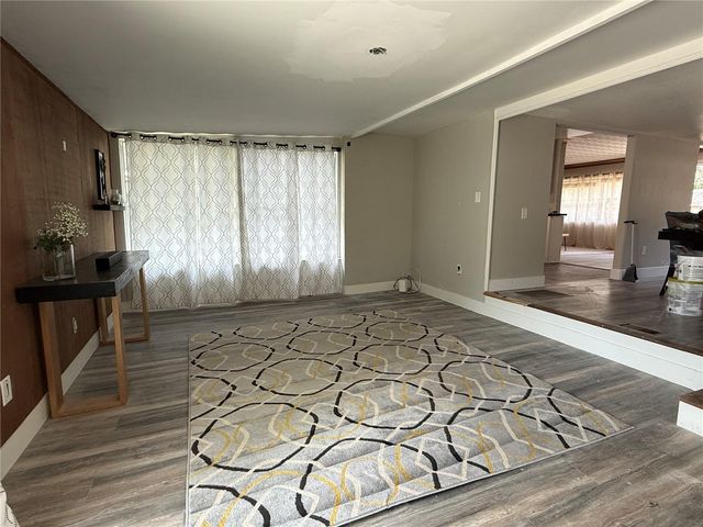 925 E 10TH AVENUE, Mount Dora, FL 32757