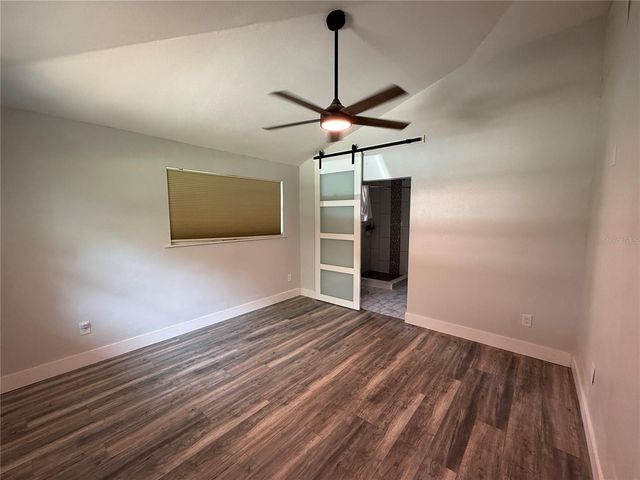 925 E 10TH AVENUE, Mount Dora, FL 32757
