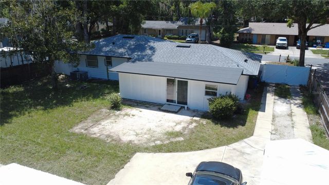 925 E 10TH AVENUE, Mount Dora, FL 32757