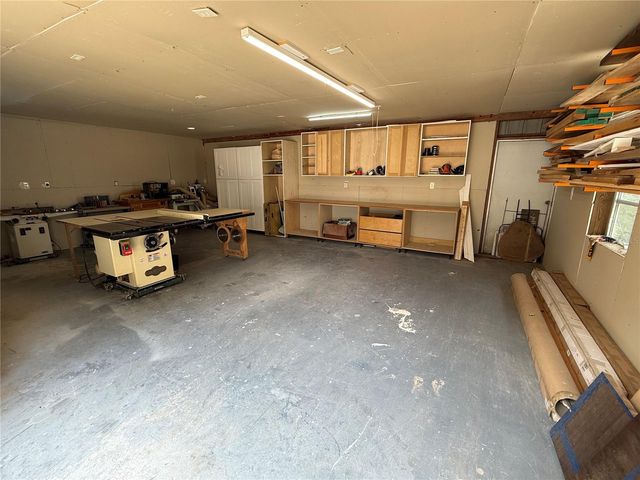 925 E 10TH AVENUE, Mount Dora, FL 32757