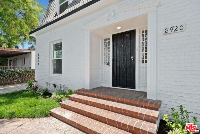 8918 Cadillac Avenue, Los Angeles, CA 90034