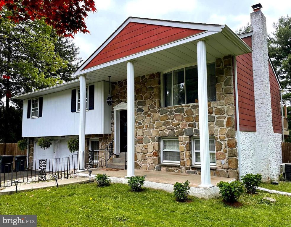 1066 ALMSHOUSE ROAD, Ivyland, PA 18974