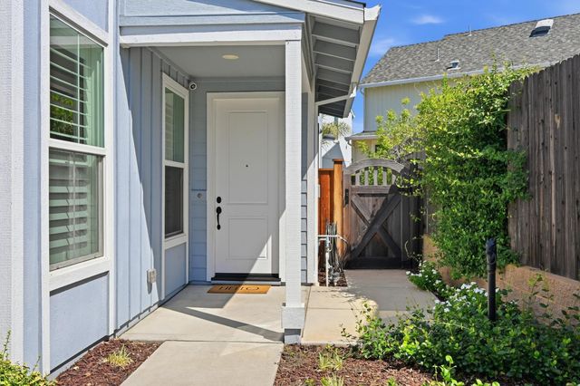 849 Farmhouse Way, Folsom, CA 95630