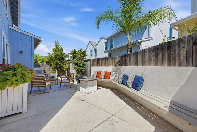 849 Farmhouse Way, Folsom, CA 95630