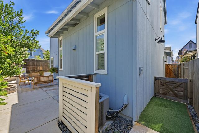 849 Farmhouse Way, Folsom, CA 95630