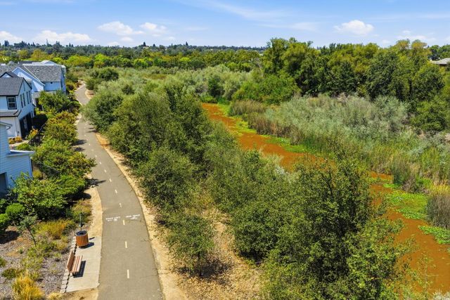 849 Farmhouse Way, Folsom, CA 95630