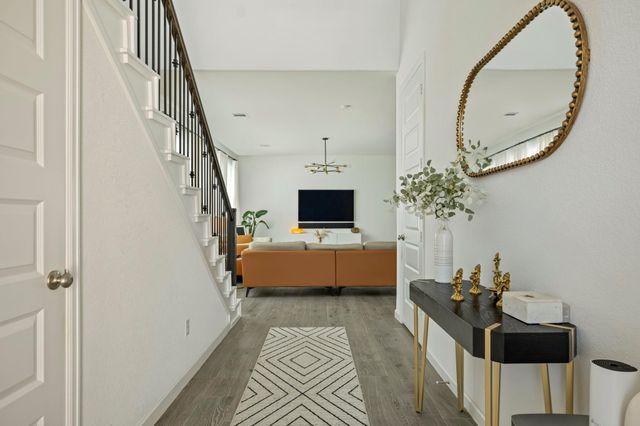 208 Dycus BND, Liberty Hill, TX 78642
