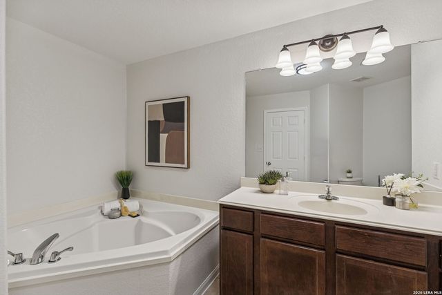 6935 Luckey, San Antonio, TX 78252