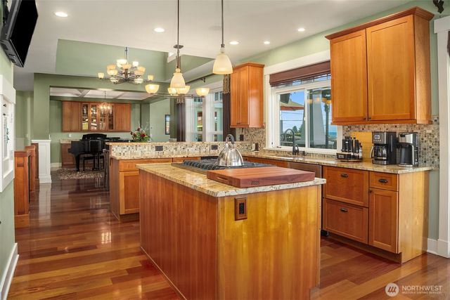 17003 Talbot Road, Edmonds, WA 98026