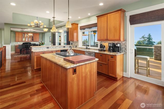 17003 Talbot Road, Edmonds, WA 98026
