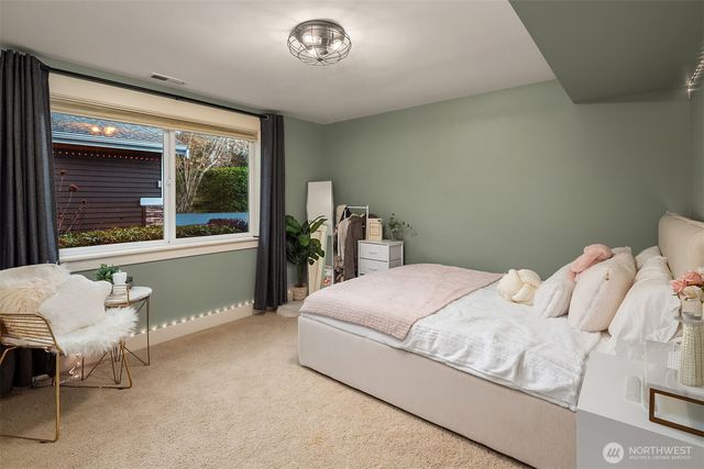 17003 Talbot Road, Edmonds, WA 98026