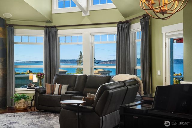 17003 Talbot Road, Edmonds, WA 98026