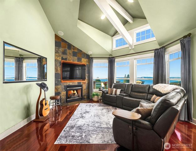 17003 Talbot Road, Edmonds, WA 98026