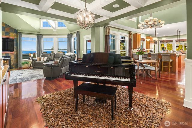 17003 Talbot Road, Edmonds, WA 98026