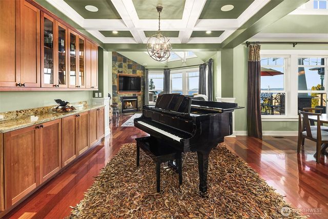 17003 Talbot Road, Edmonds, WA 98026