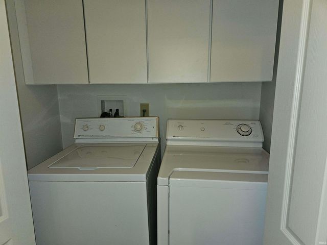 4201 Ashard Drive, South Bend, IN 46628