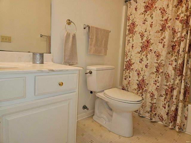 4201 Ashard Drive, South Bend, IN 46628