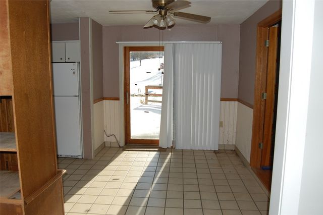 911 S HILL Road, Erie, PA 16509