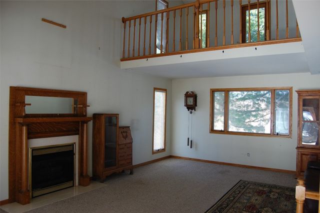 911 S HILL Road, Erie, PA 16509