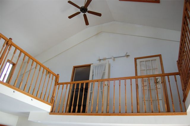 911 S HILL Road, Erie, PA 16509