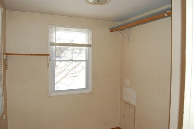 911 S HILL Road, Erie, PA 16509