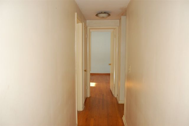 911 S HILL Road, Erie, PA 16509