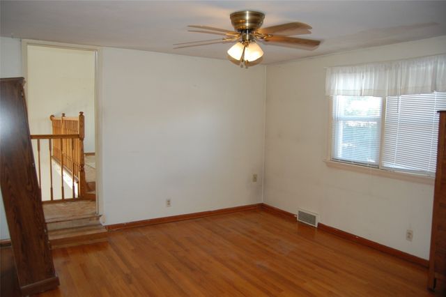 911 S HILL Road, Erie, PA 16509