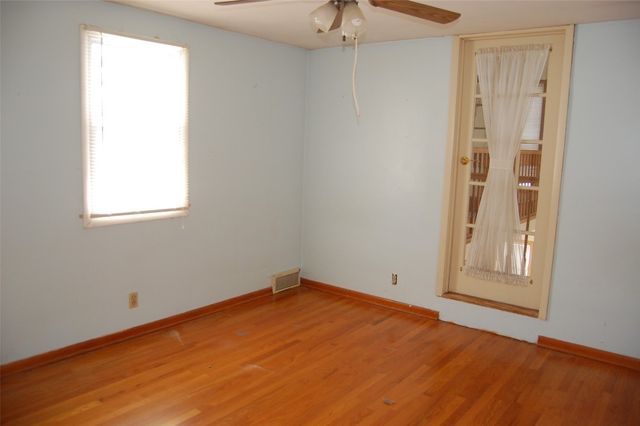 911 S HILL Road, Erie, PA 16509