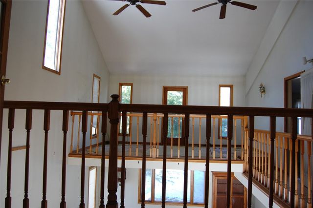 911 S HILL Road, Erie, PA 16509