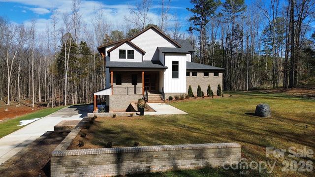 8223 Max Meadows Drive, Charlotte, NC 28227