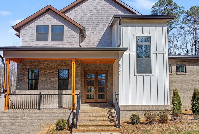 8223 Max Meadows Drive, Charlotte, NC 28227