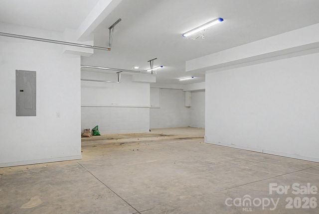 8223 Max Meadows Drive, Charlotte, NC 28227