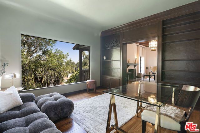 3475 N Knoll Drive, Los Angeles, CA 90068