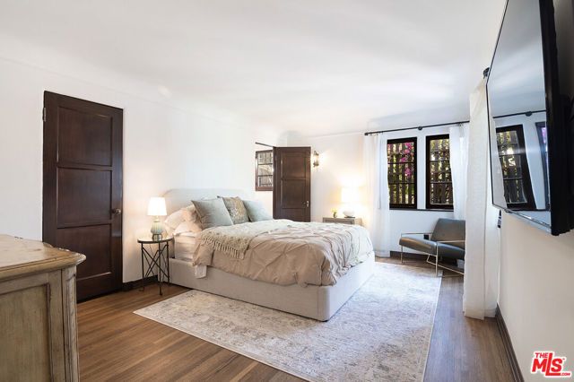 3475 N Knoll Drive, Los Angeles, CA 90068