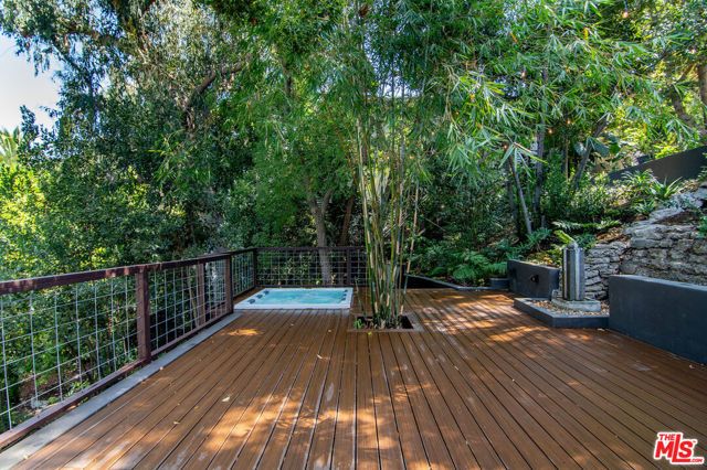 3475 N Knoll Drive, Los Angeles, CA 90068