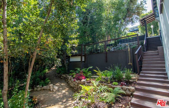 3475 N Knoll Drive, Los Angeles, CA 90068