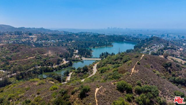 3475 N Knoll Drive, Los Angeles, CA 90068