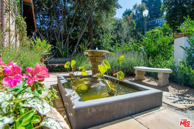 3475 N Knoll Drive, Los Angeles, CA 90068